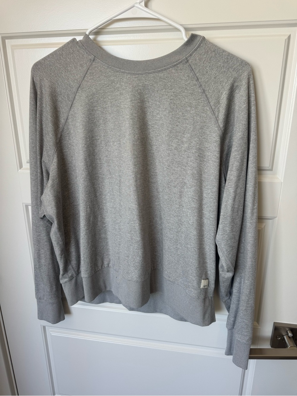 Vuori Women's Crewneck Sweater - Light Gray